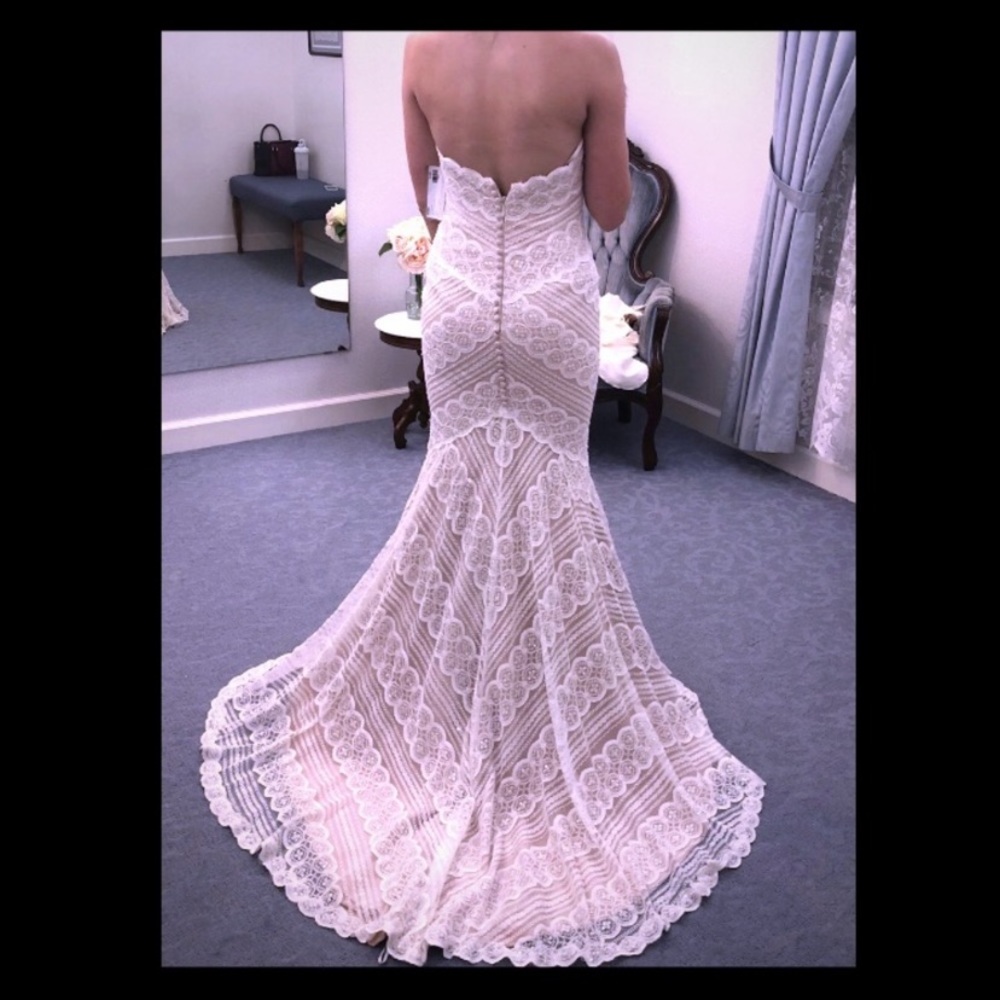 Beautiful Country Lace Wedding Dress